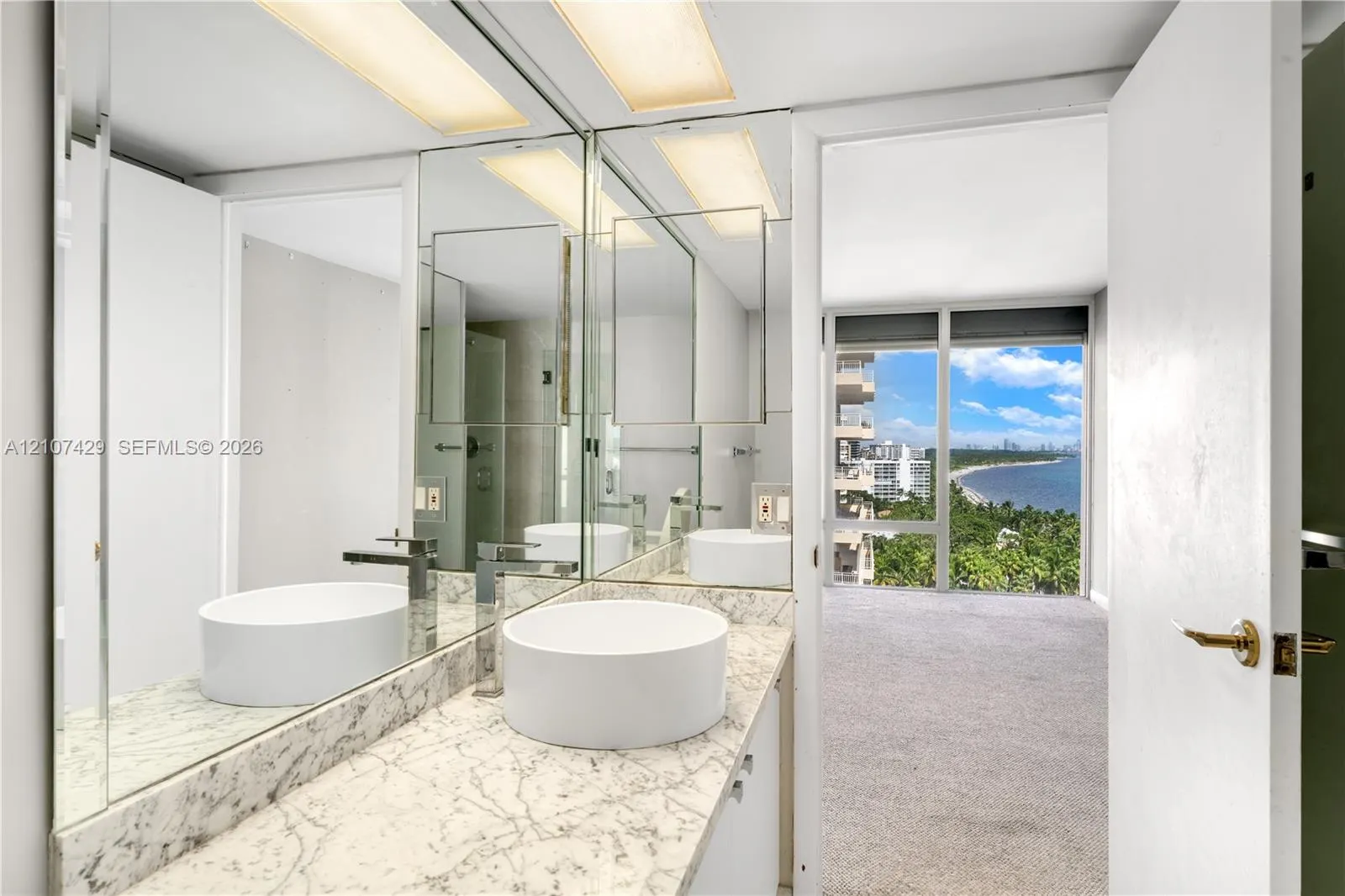 881 Ocean Drive #13H