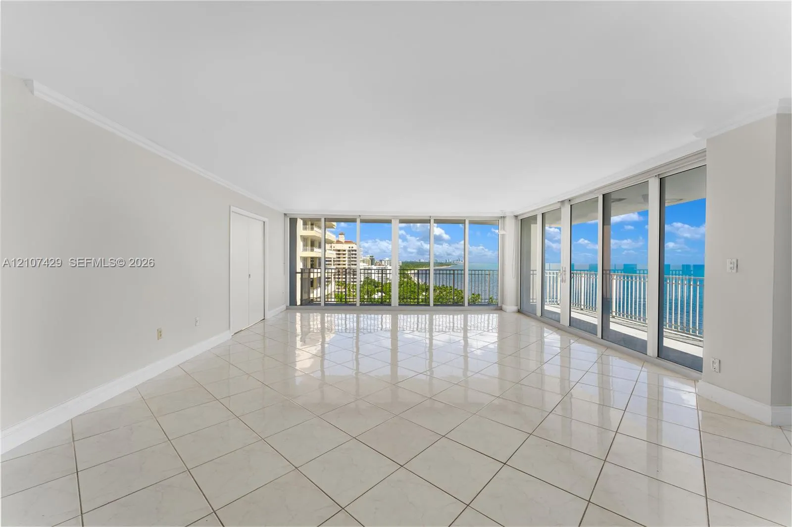 881 Ocean Drive #13H