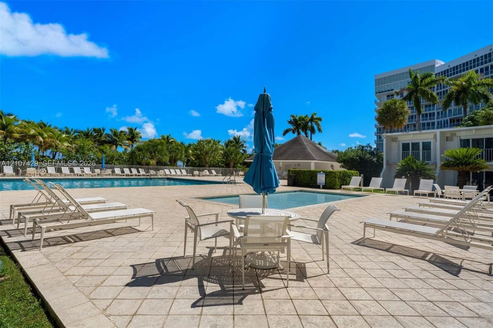 881 Ocean Drive #13H