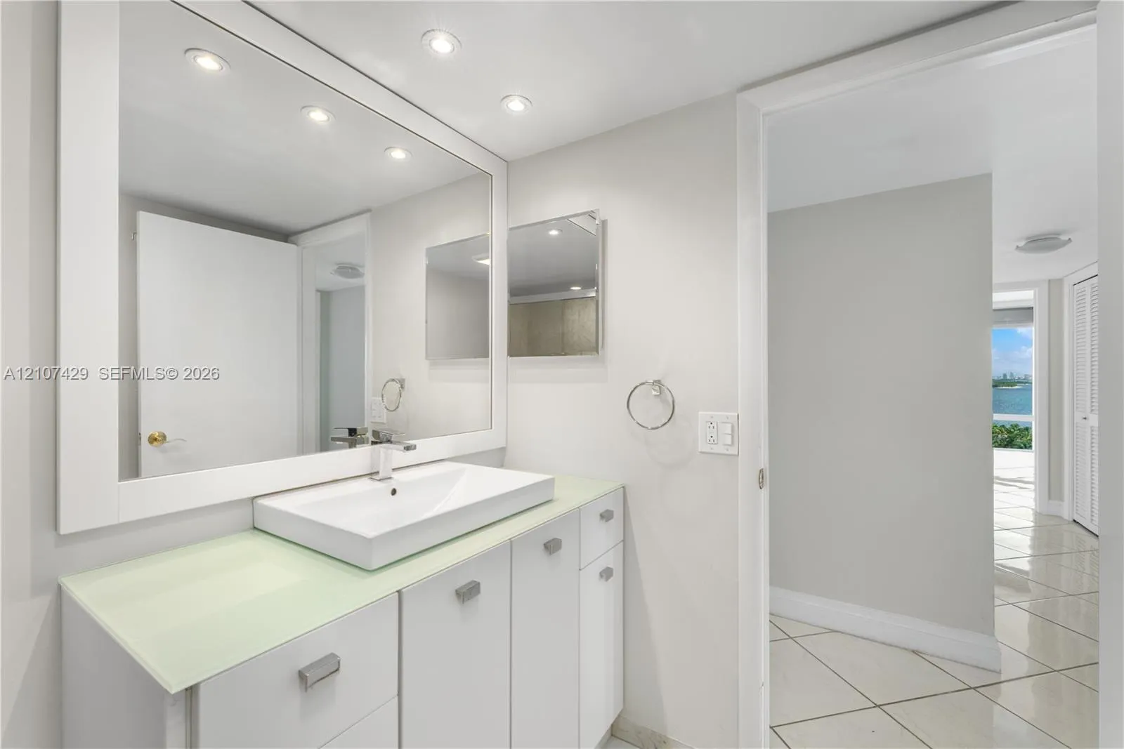 881 Ocean Drive #13H