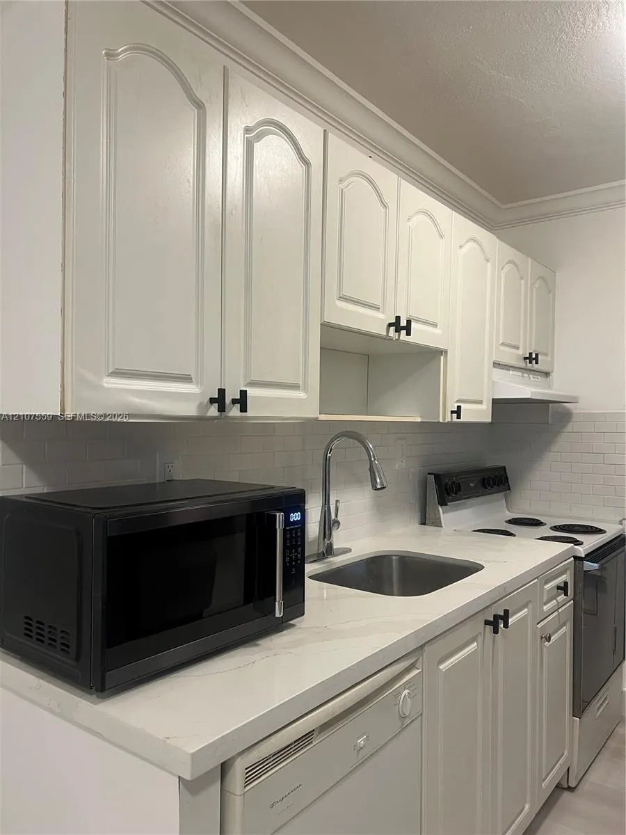 890 NW 45th Avenue #2