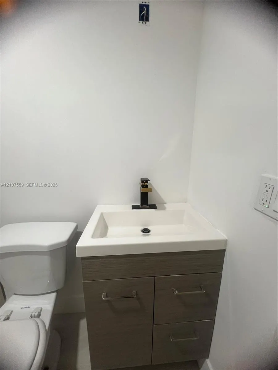 890 NW 45th Avenue #2