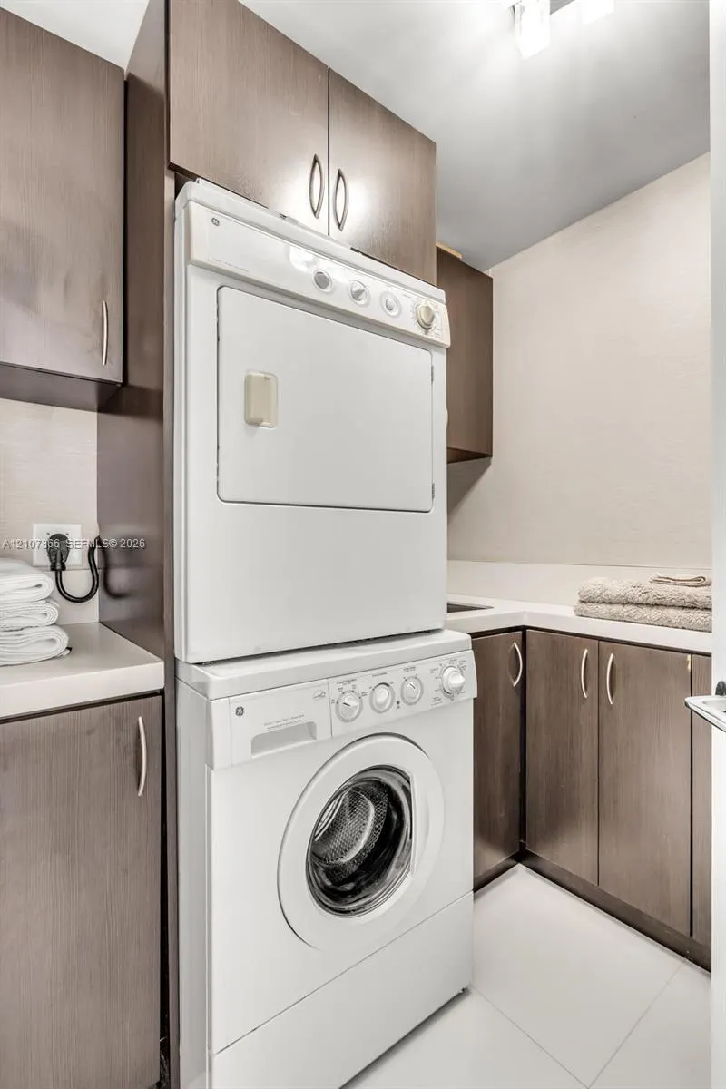 17121 Collins Avenue #2608