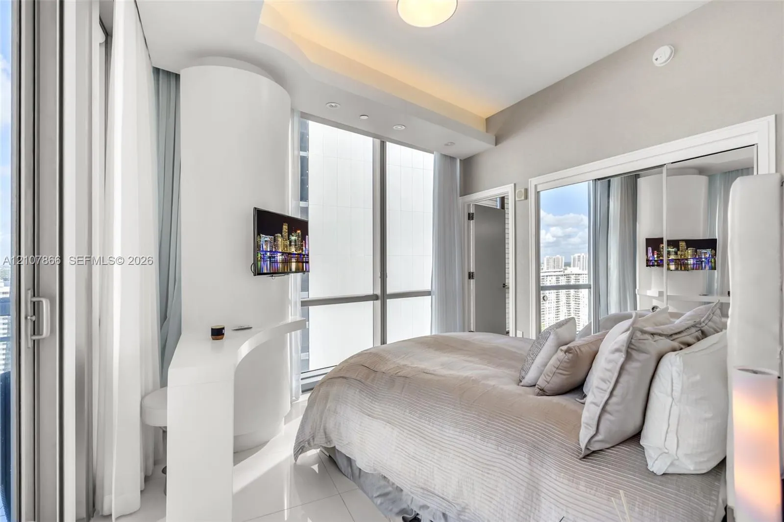 17121 Collins Avenue #2608