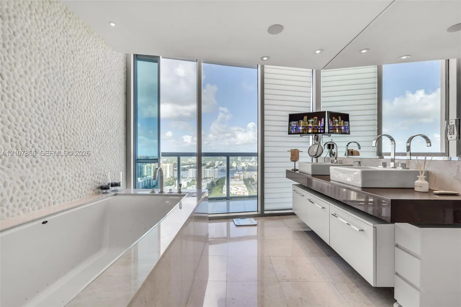 17121 Collins Avenue #2608