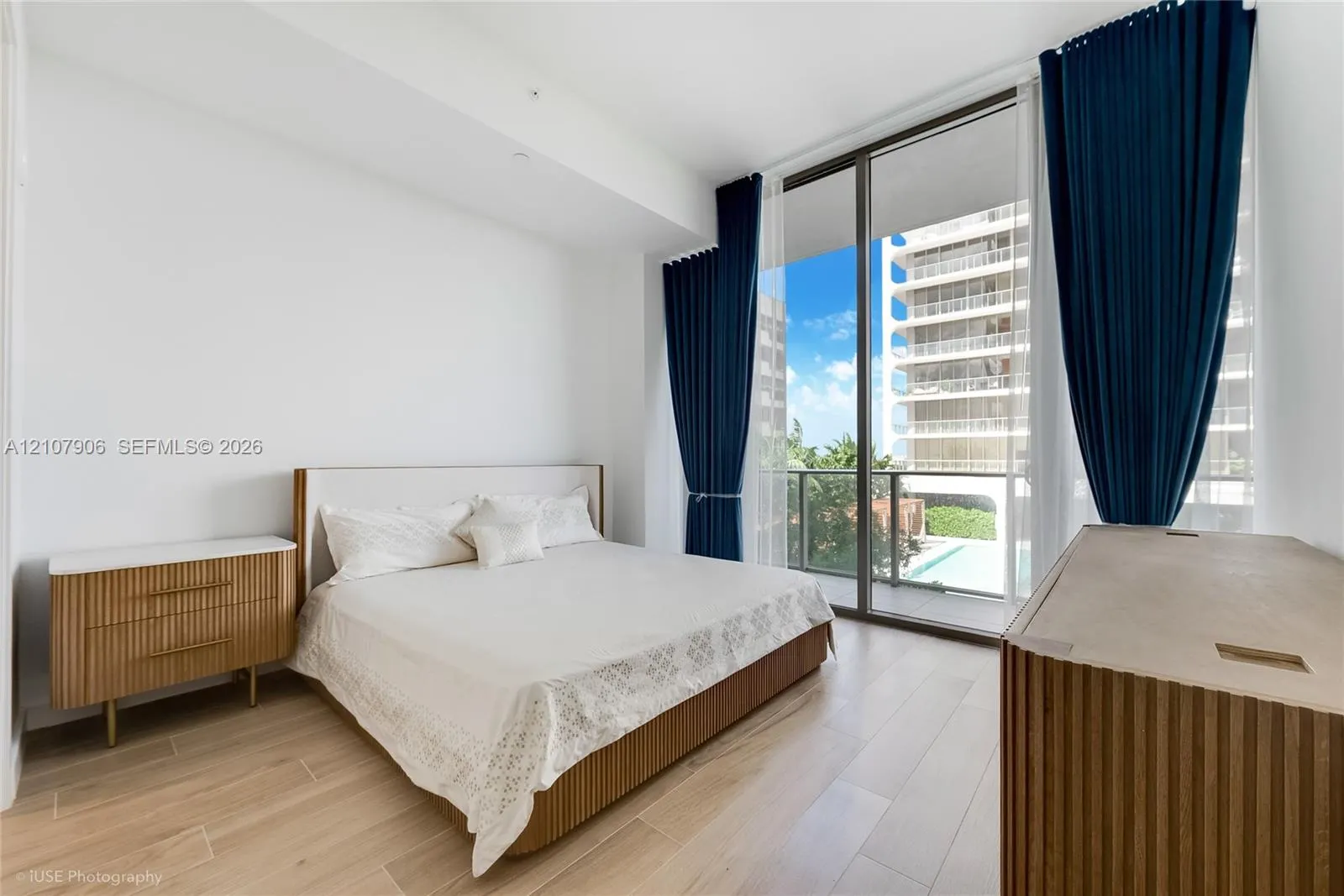 2655 S Bayshore Drive #910