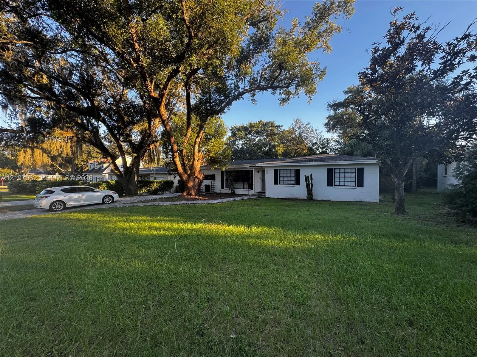 309 Deer Park Avenue