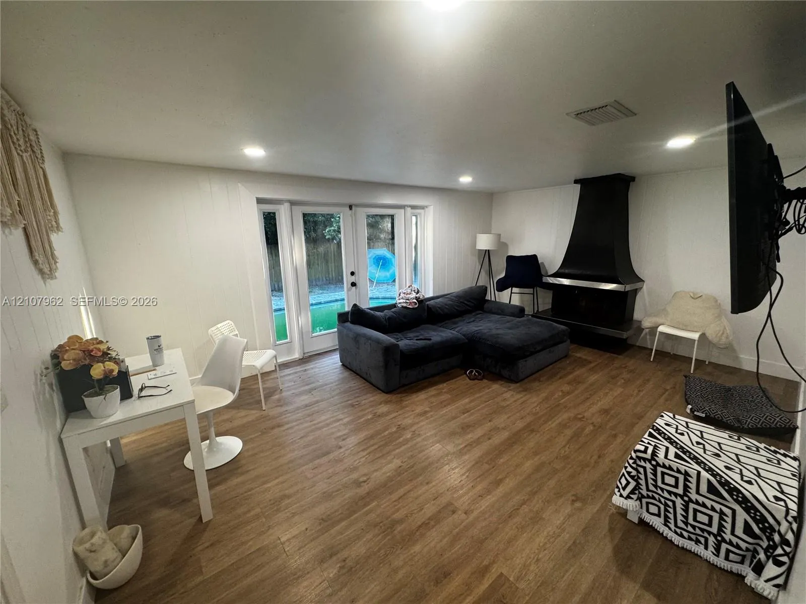 309 Deer Park Avenue