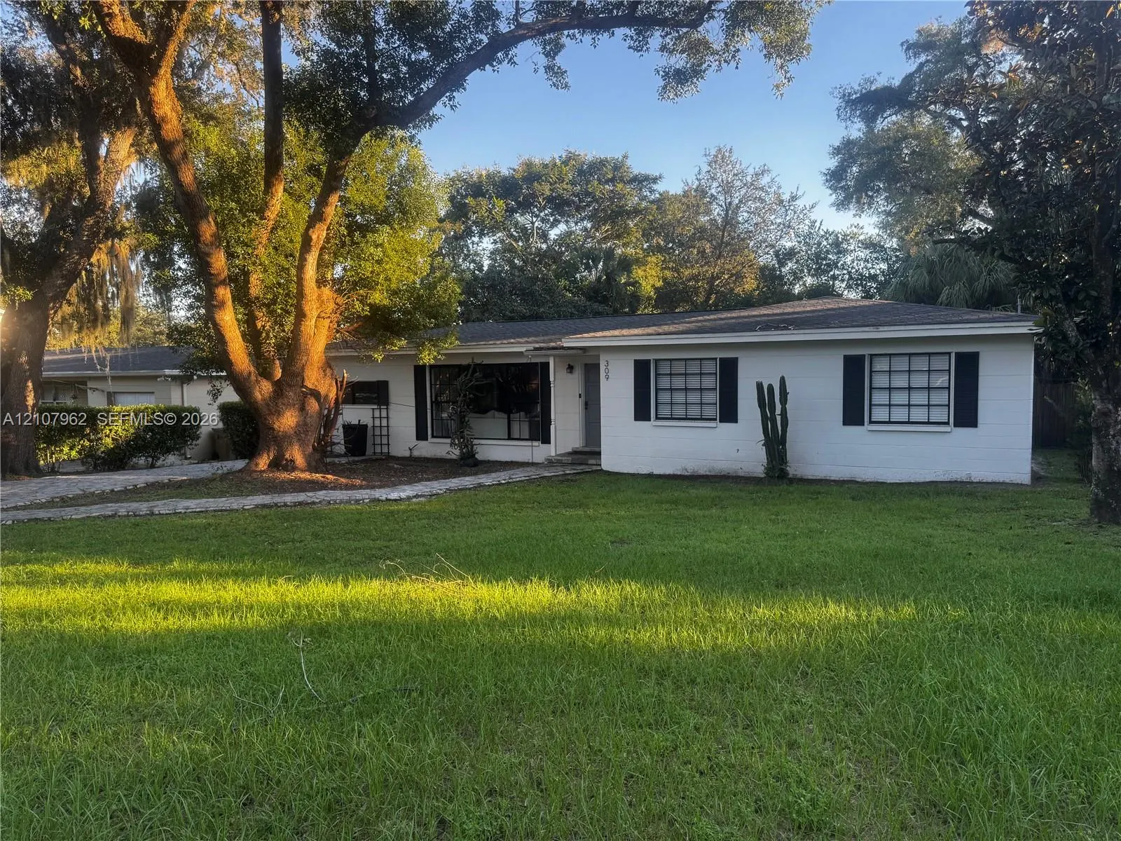 309 Deer Park Avenue
