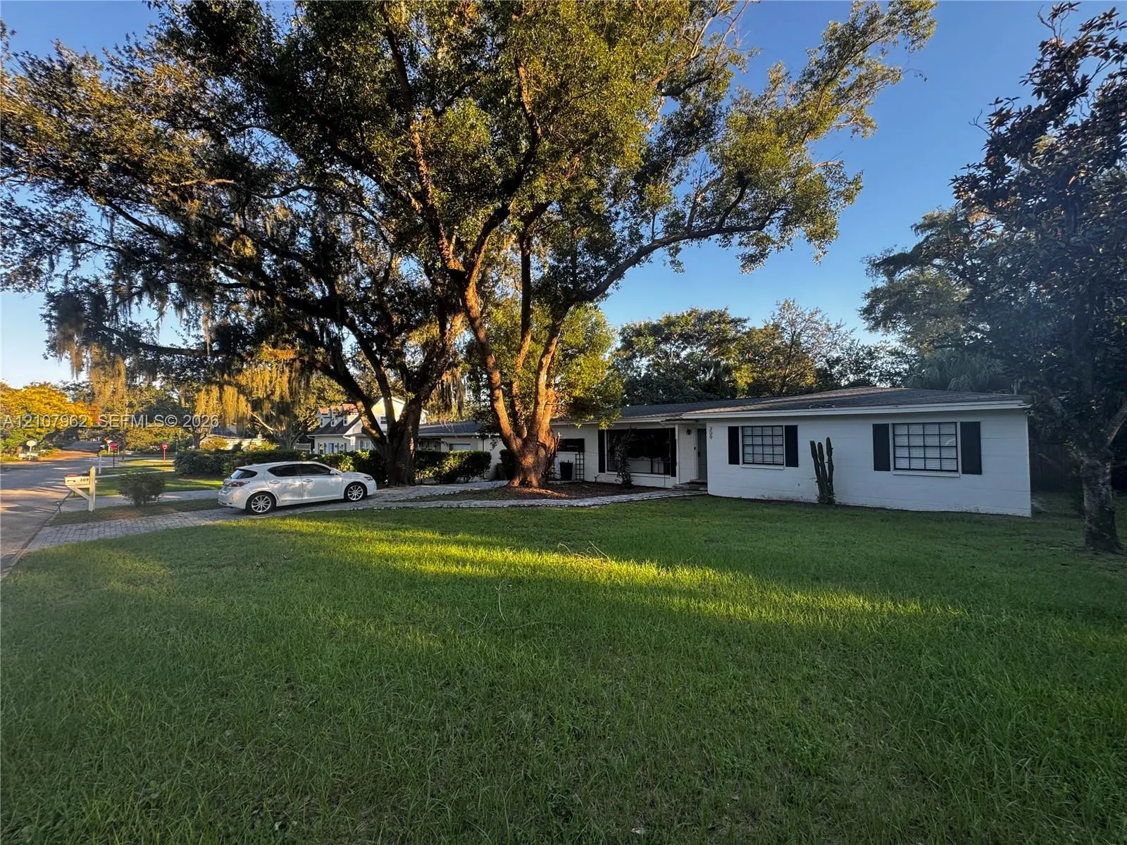 309 Deer Park Avenue