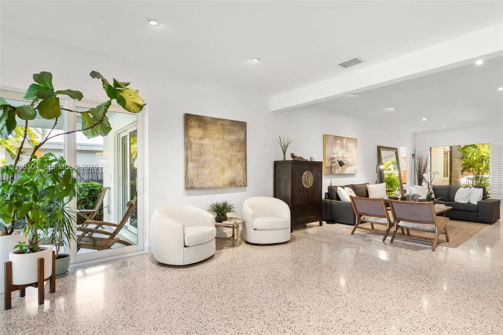 365 N Shore Drive