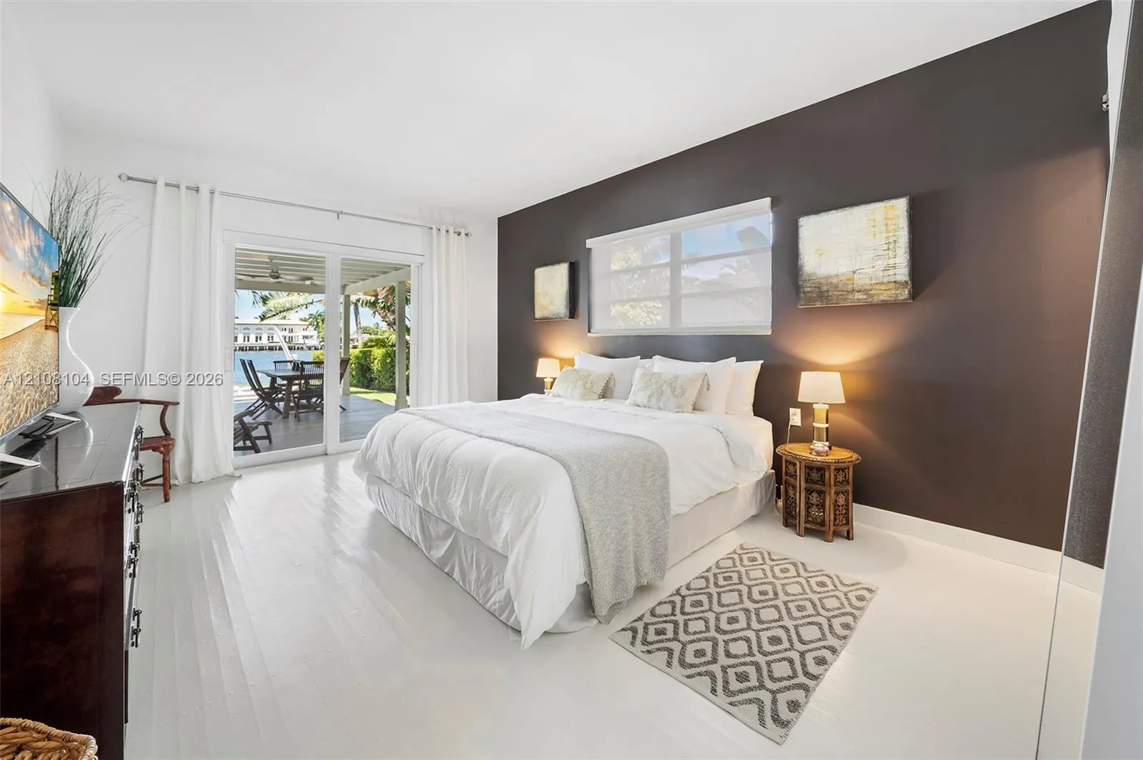 365 N Shore Drive
