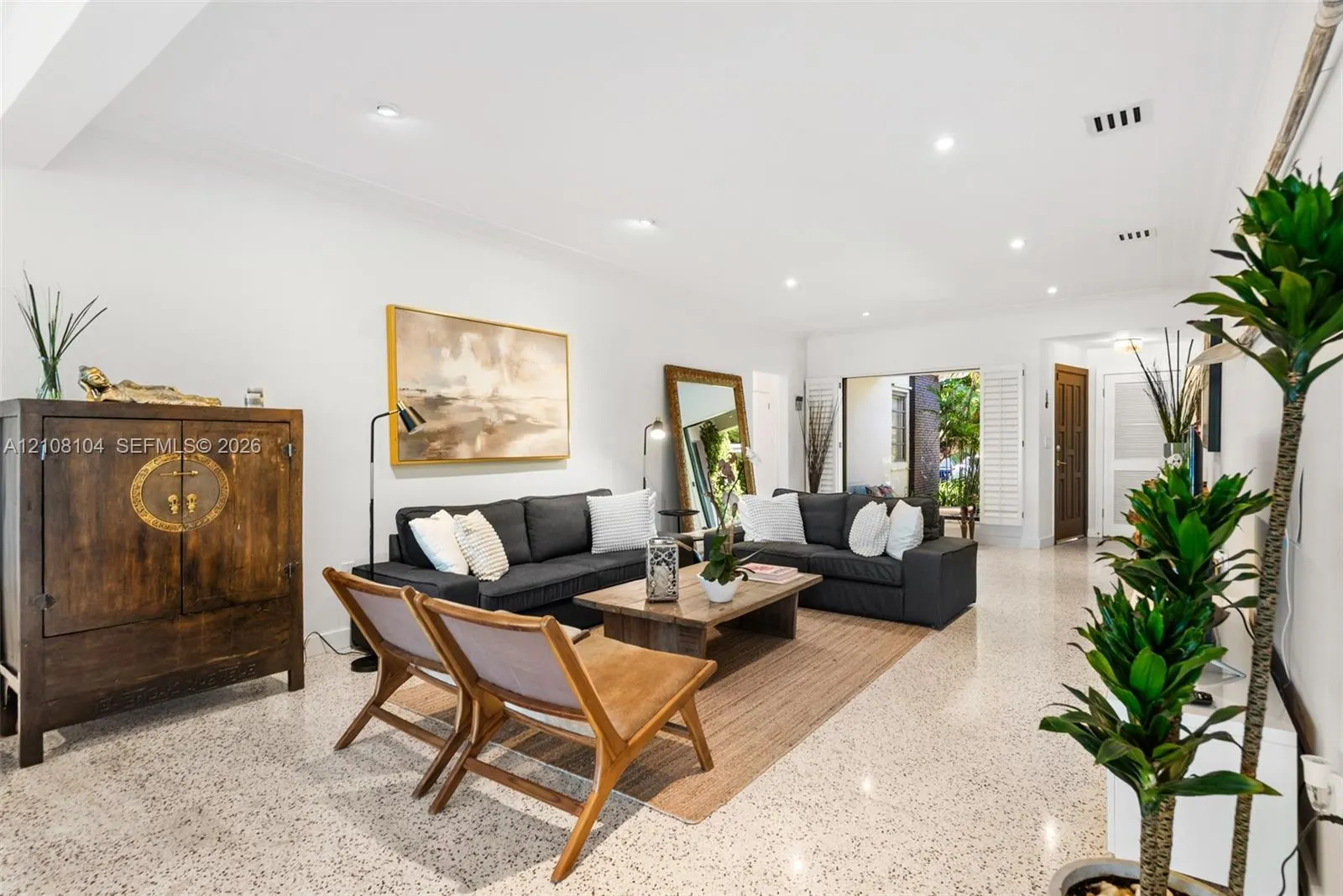365 N Shore Drive
