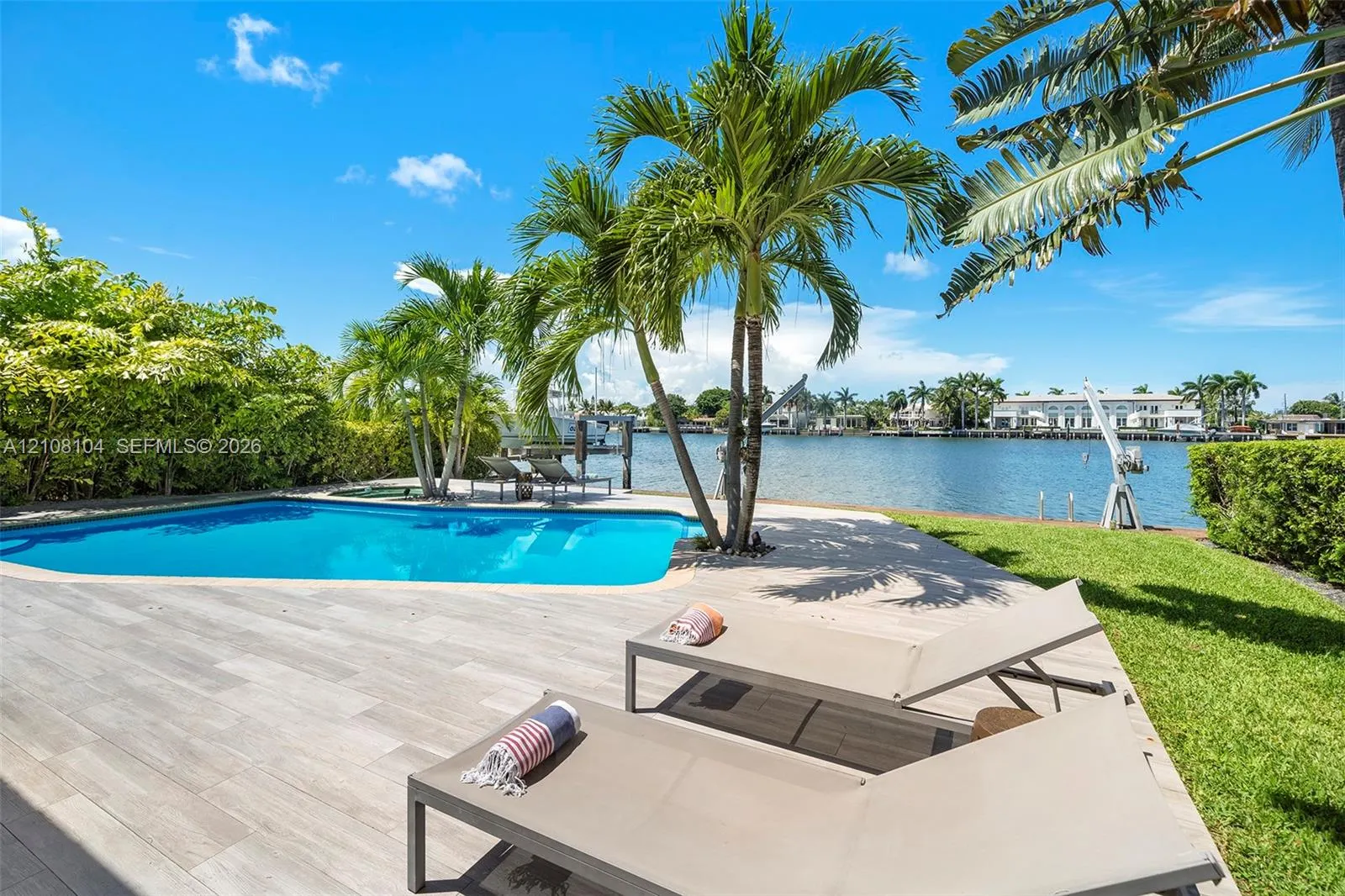 365 N Shore Drive