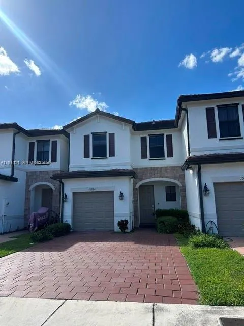 10962 W 33rd Court #10962