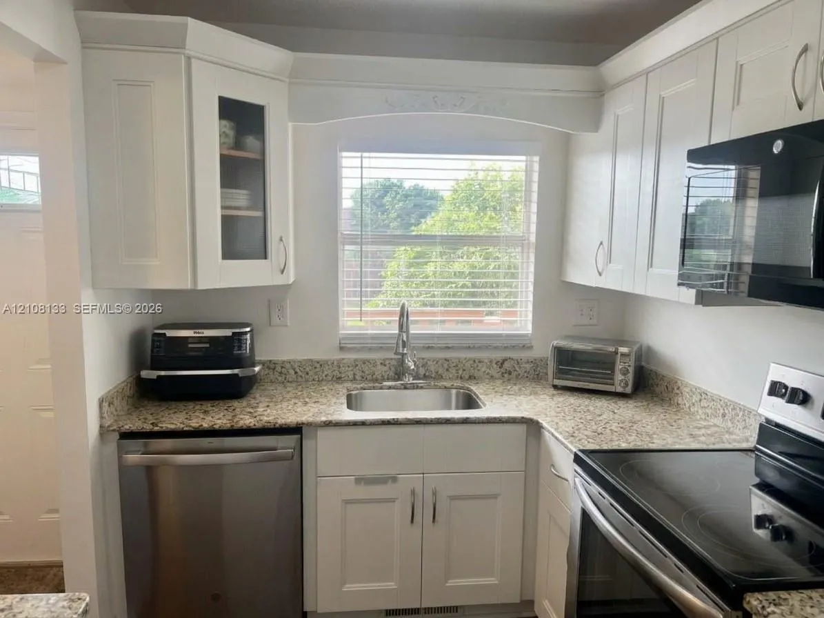 9620 Sunrise Lakes Boulevard #302