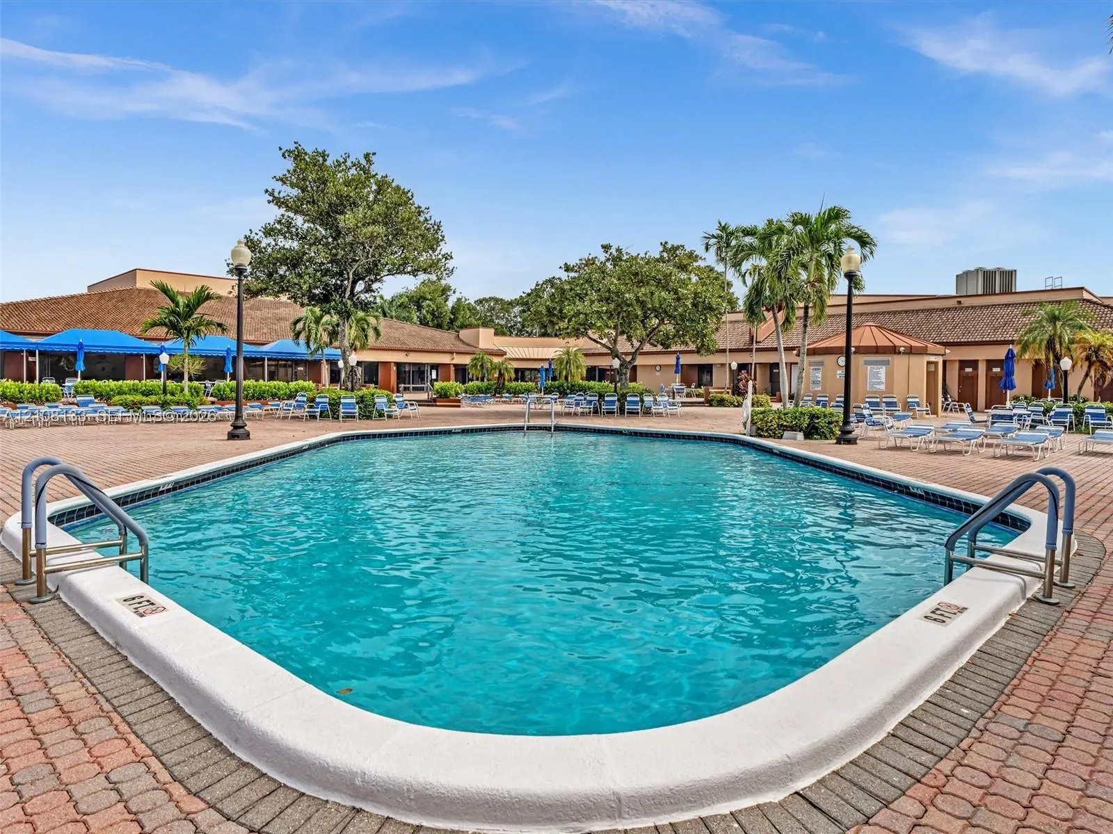 9620 Sunrise Lakes Boulevard #302