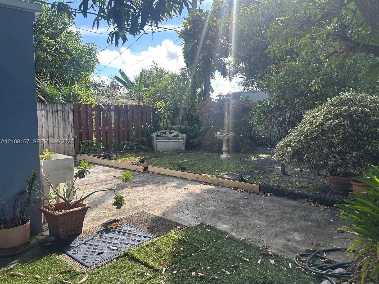 682 W 37th Street