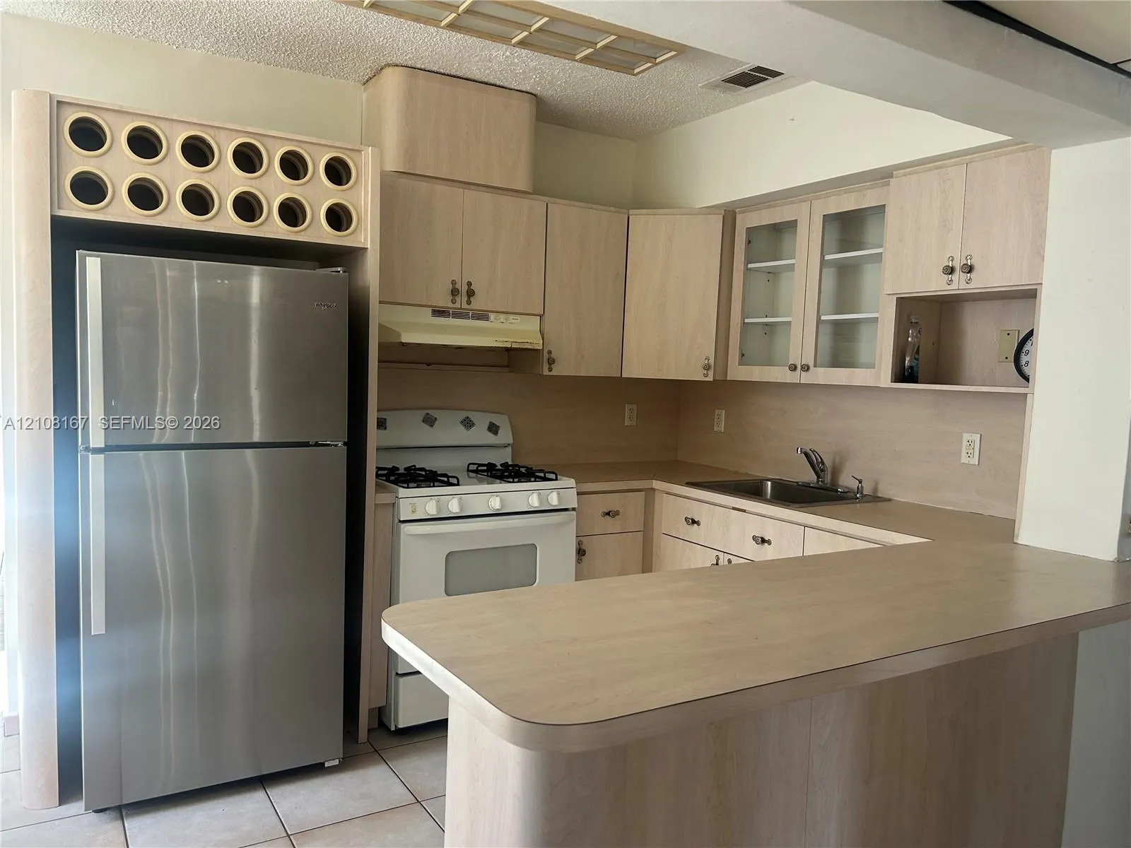 682 W 37th Street