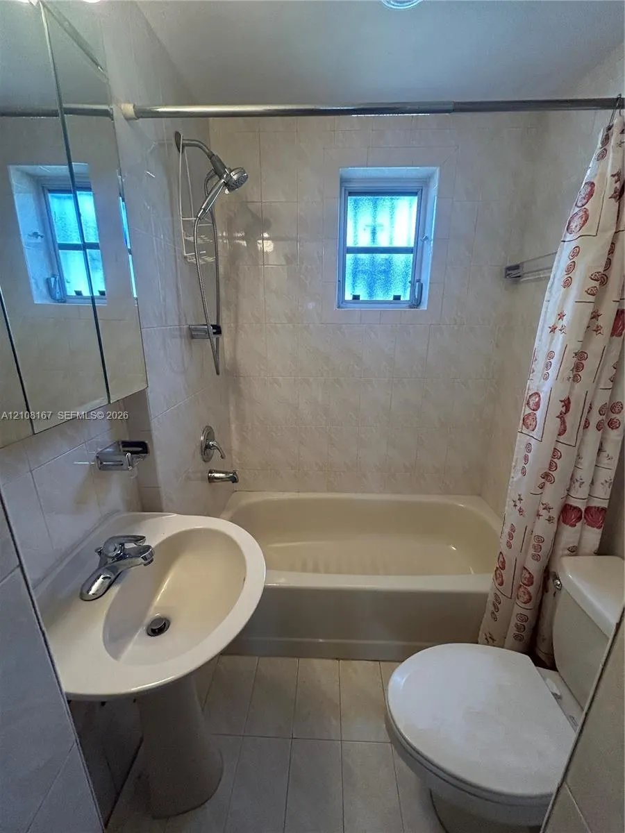 682 W 37th Street