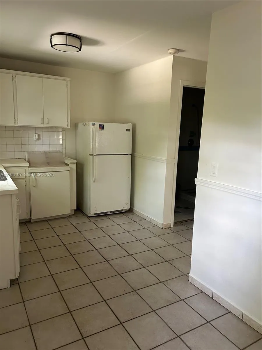 682 W 37th Street