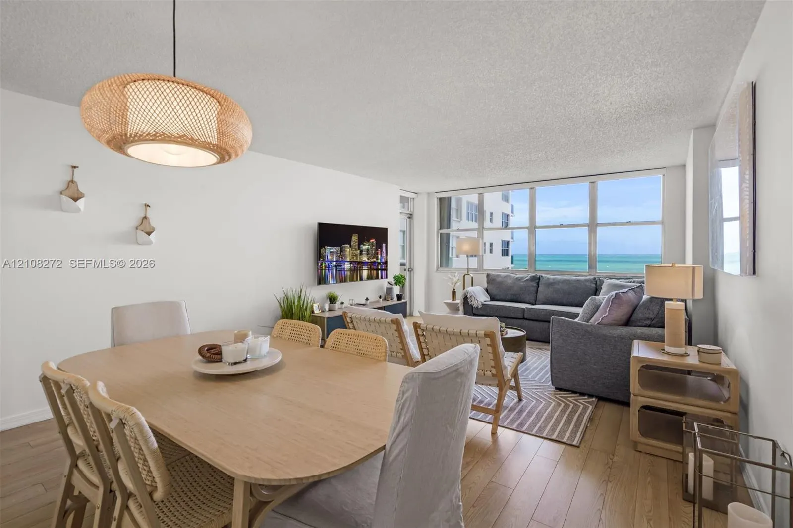 6039 Collins Avenue #519