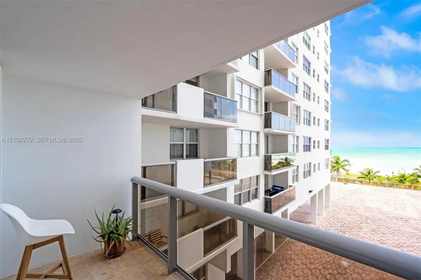 6039 Collins Avenue #519
