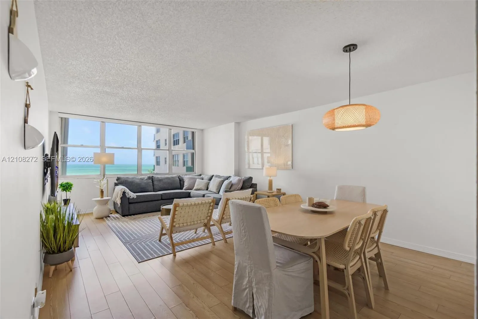 6039 Collins Avenue #519