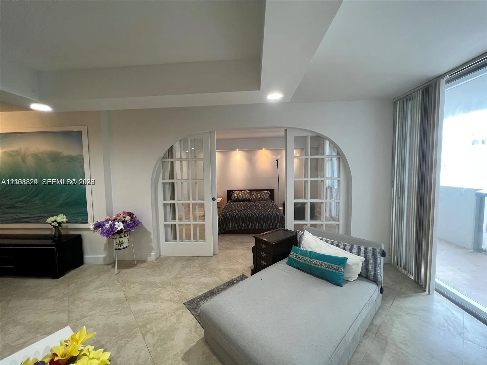 6039 Collins Avenue #1208