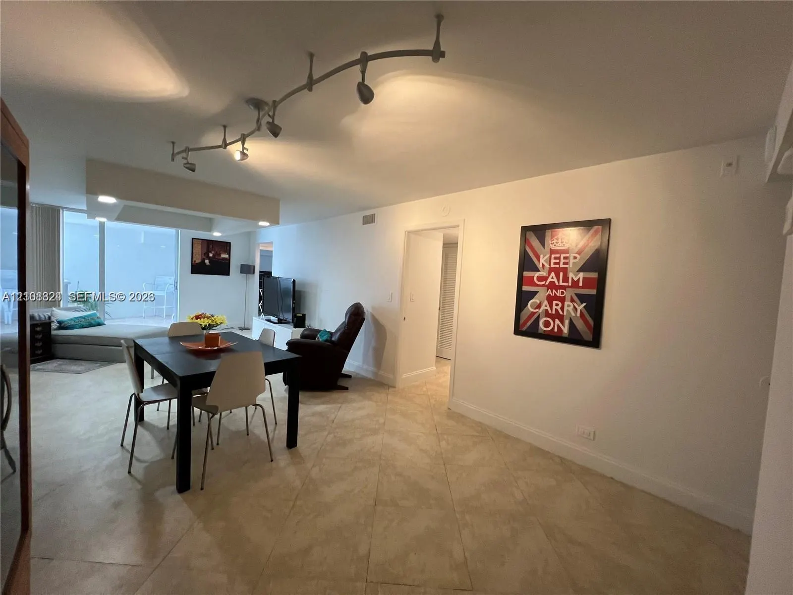 6039 Collins Avenue #1208