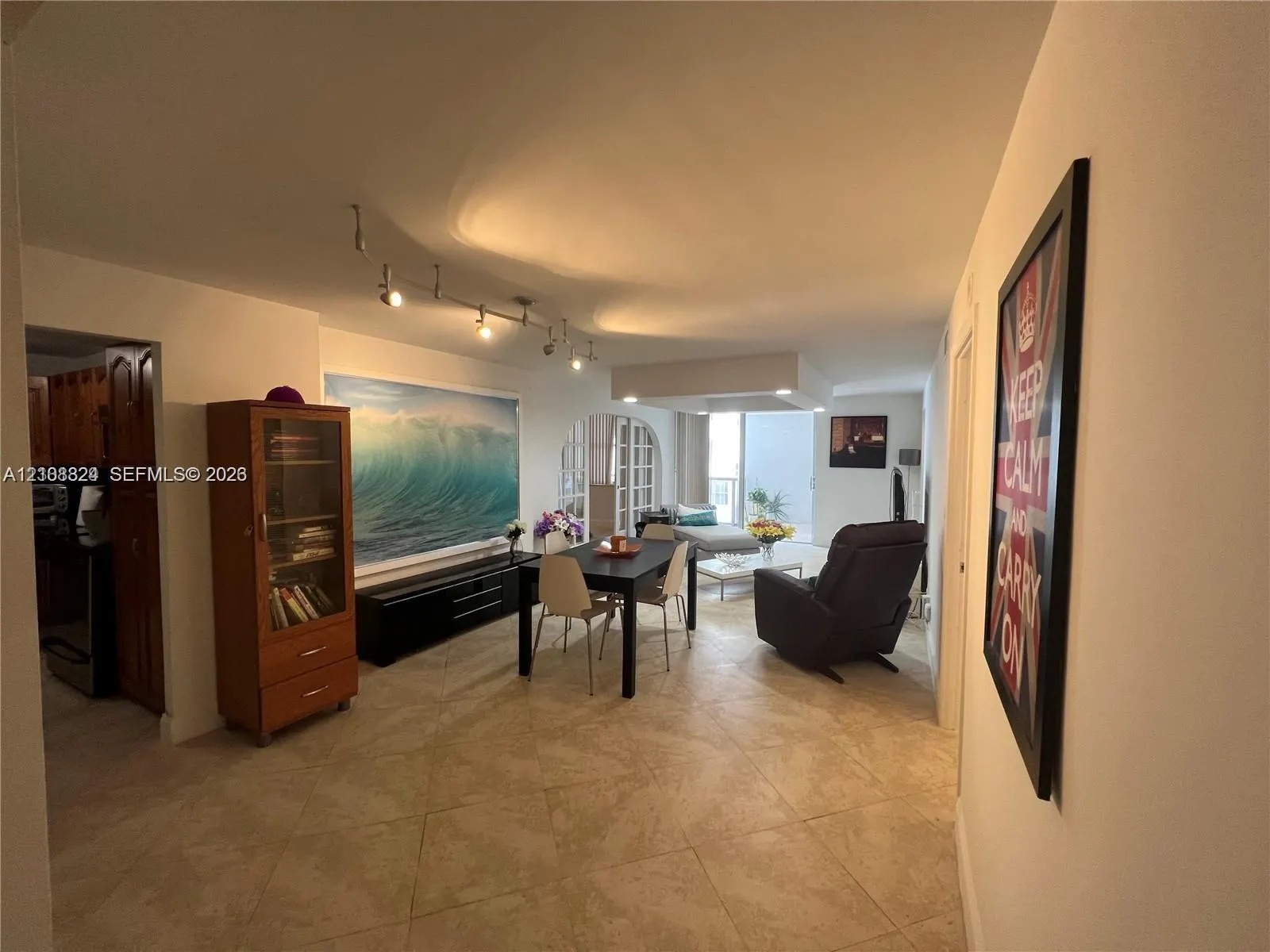 6039 Collins Avenue #1208