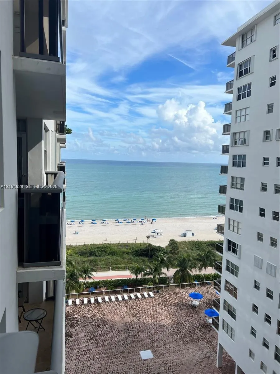 6039 Collins Avenue #1208