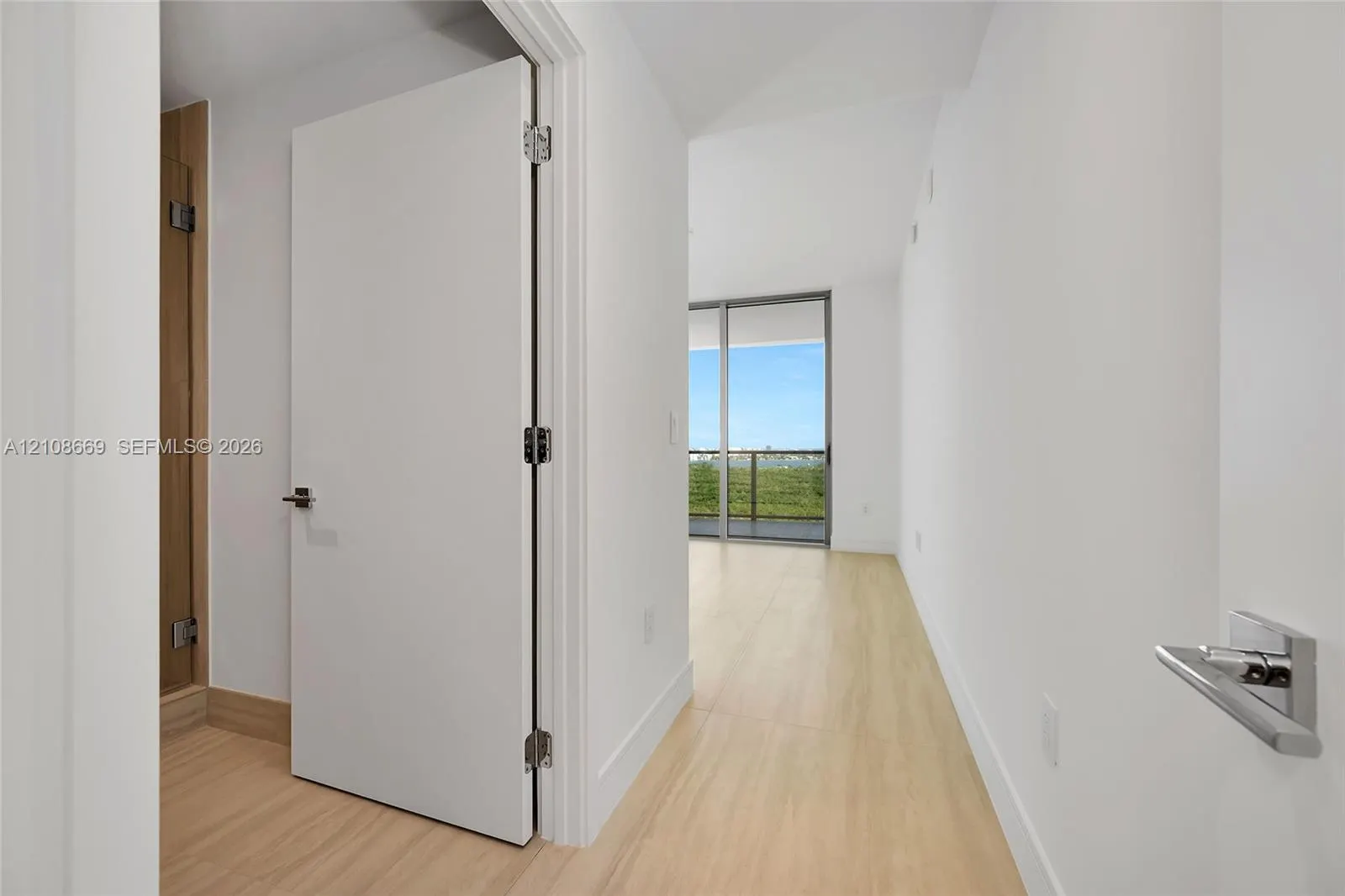 2411 Laguna Circle #1605