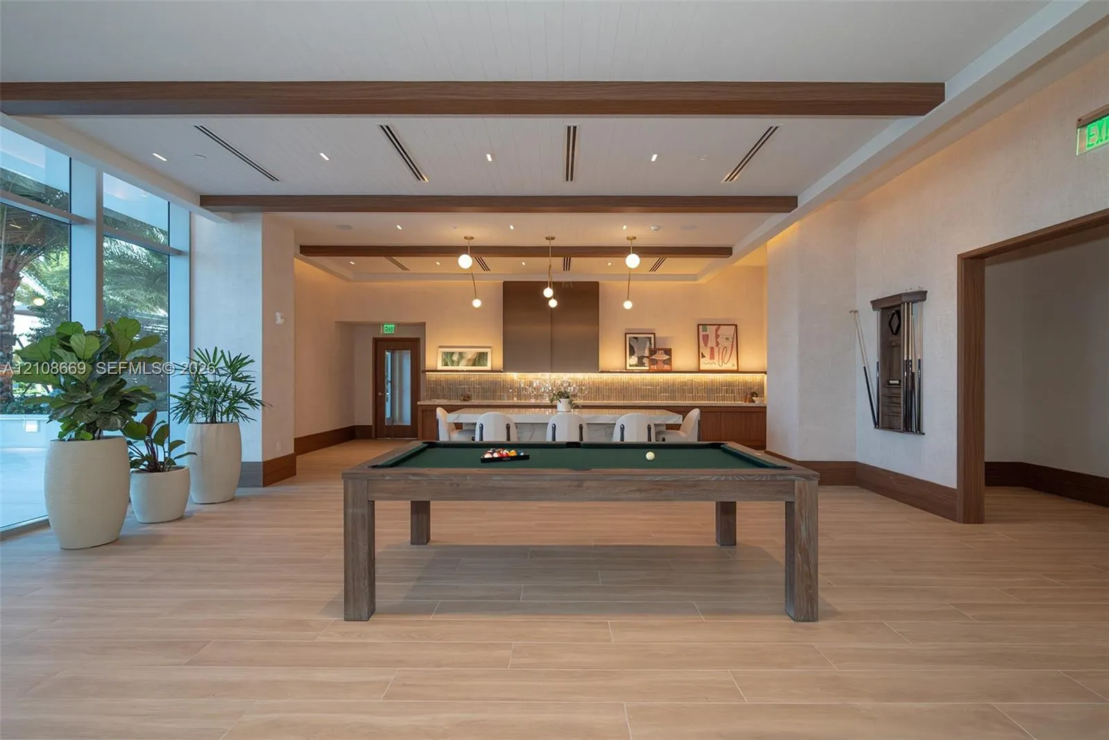 2411 Laguna Circle #1605