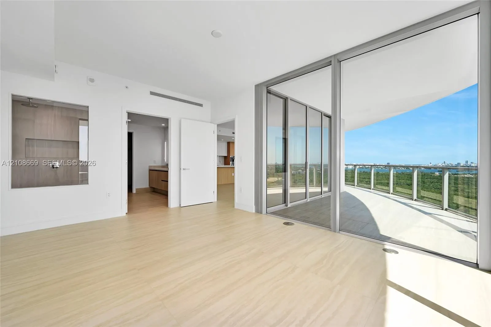 2411 Laguna Circle #1605