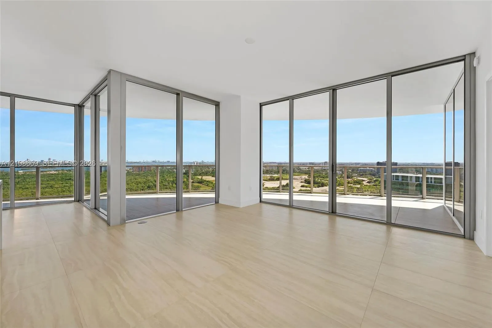 2411 Laguna Circle #1605
