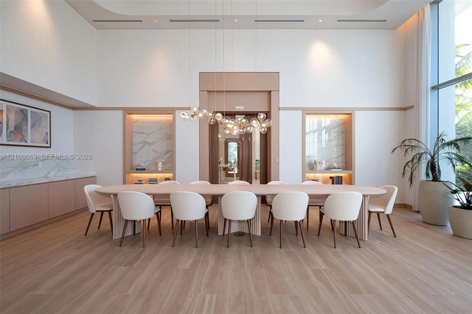2411 Laguna Circle #1605