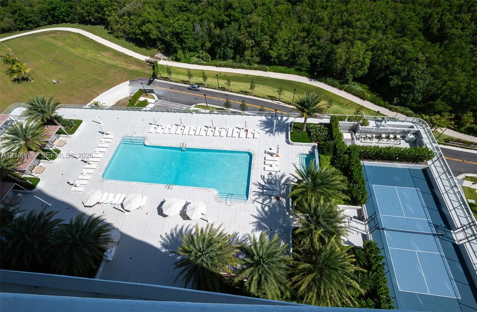 2411 Laguna Circle #1605