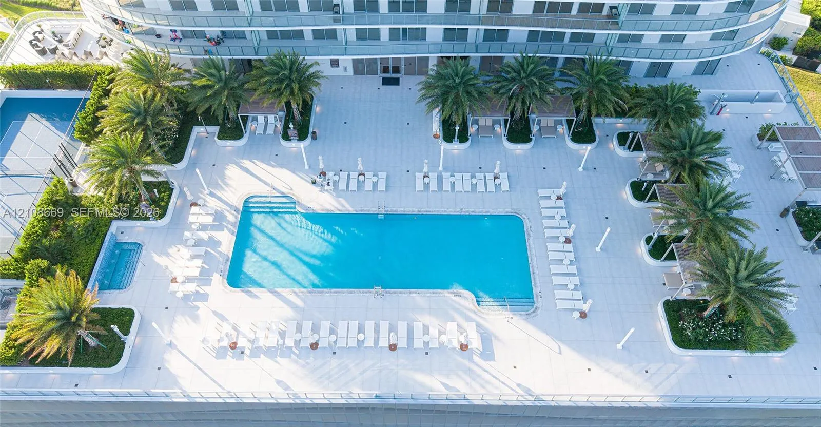 2411 Laguna Circle #1605