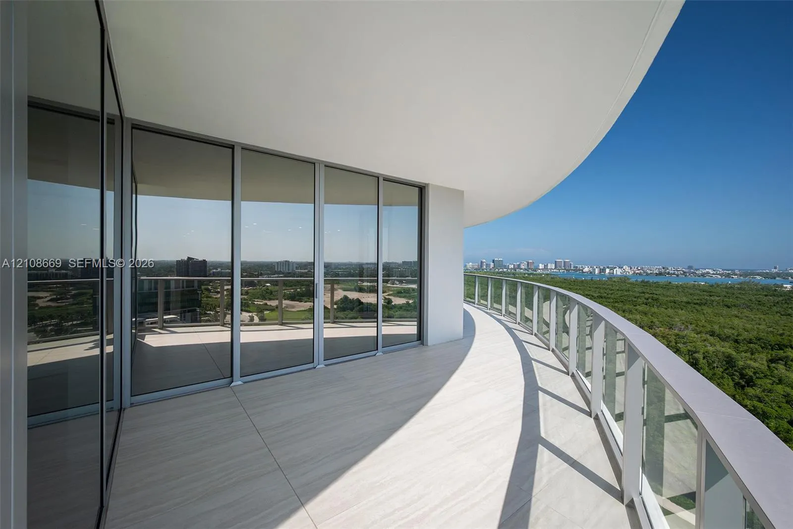 2411 Laguna Circle #1605