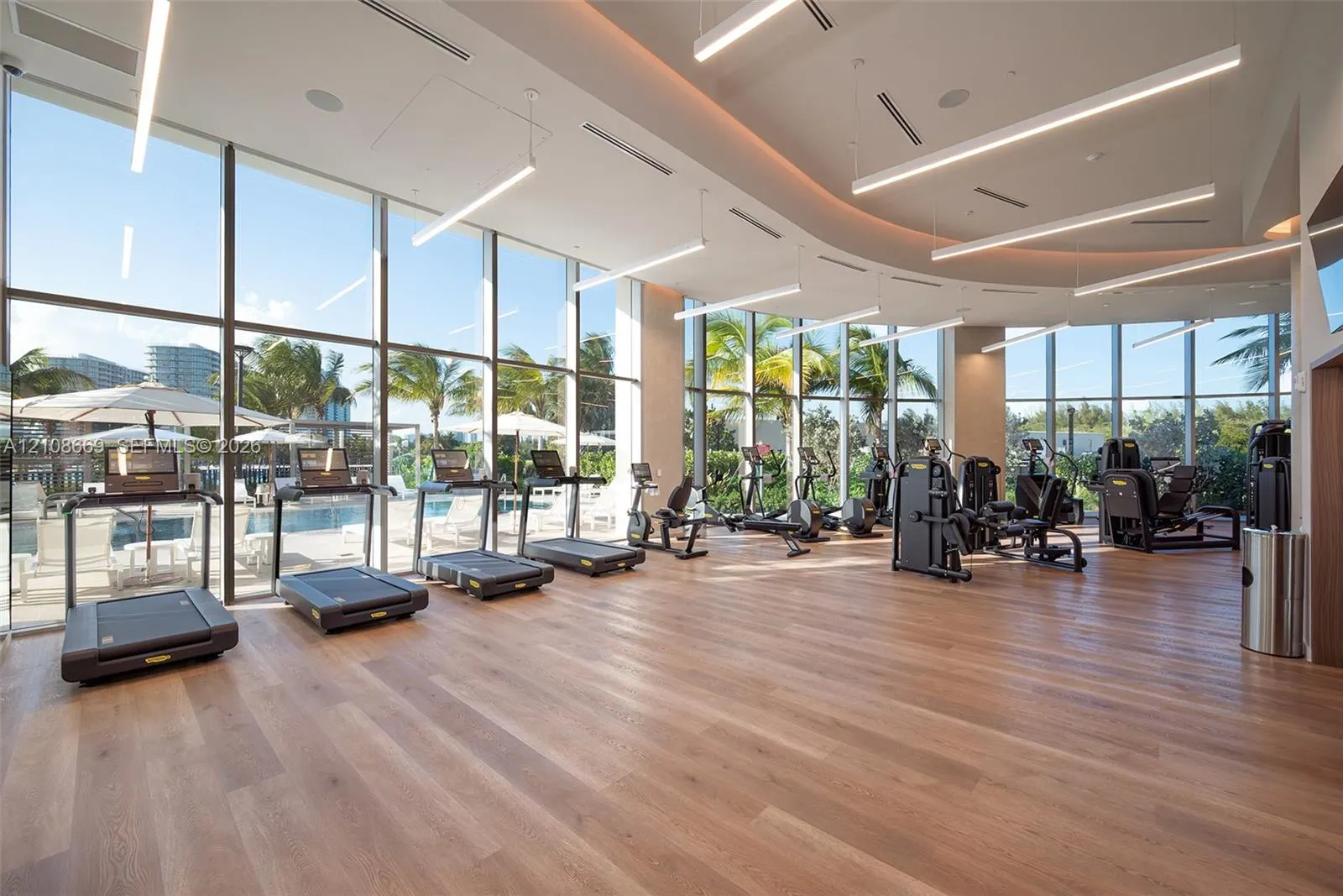 2411 Laguna Circle #1605