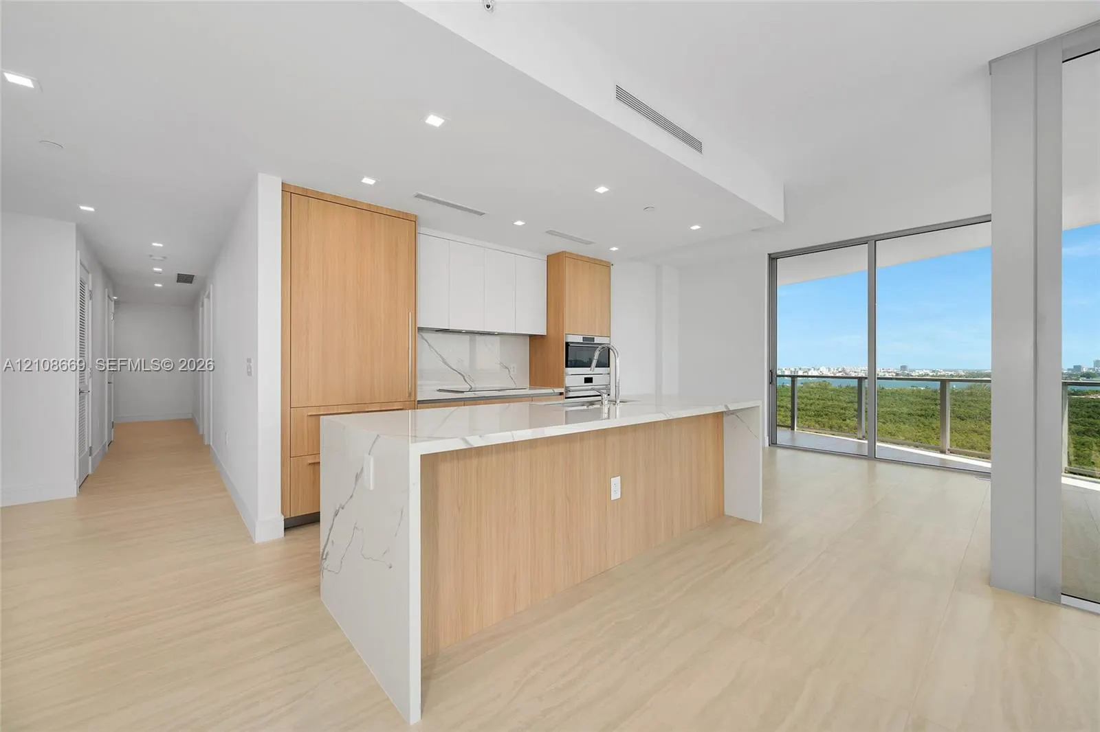 2411 Laguna Circle #1605
