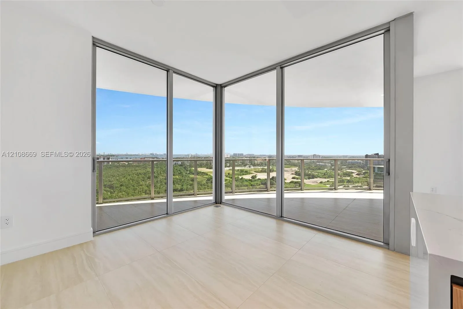 2411 Laguna Circle #1605