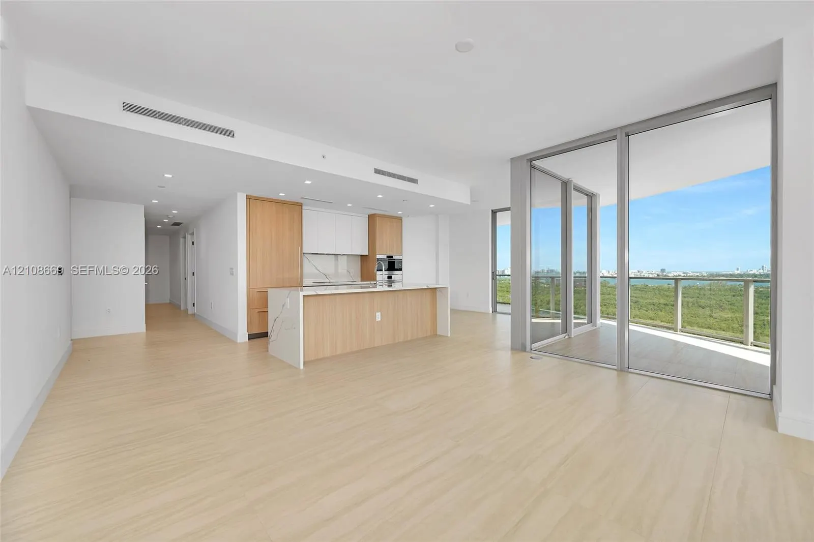 2411 Laguna Circle #1605