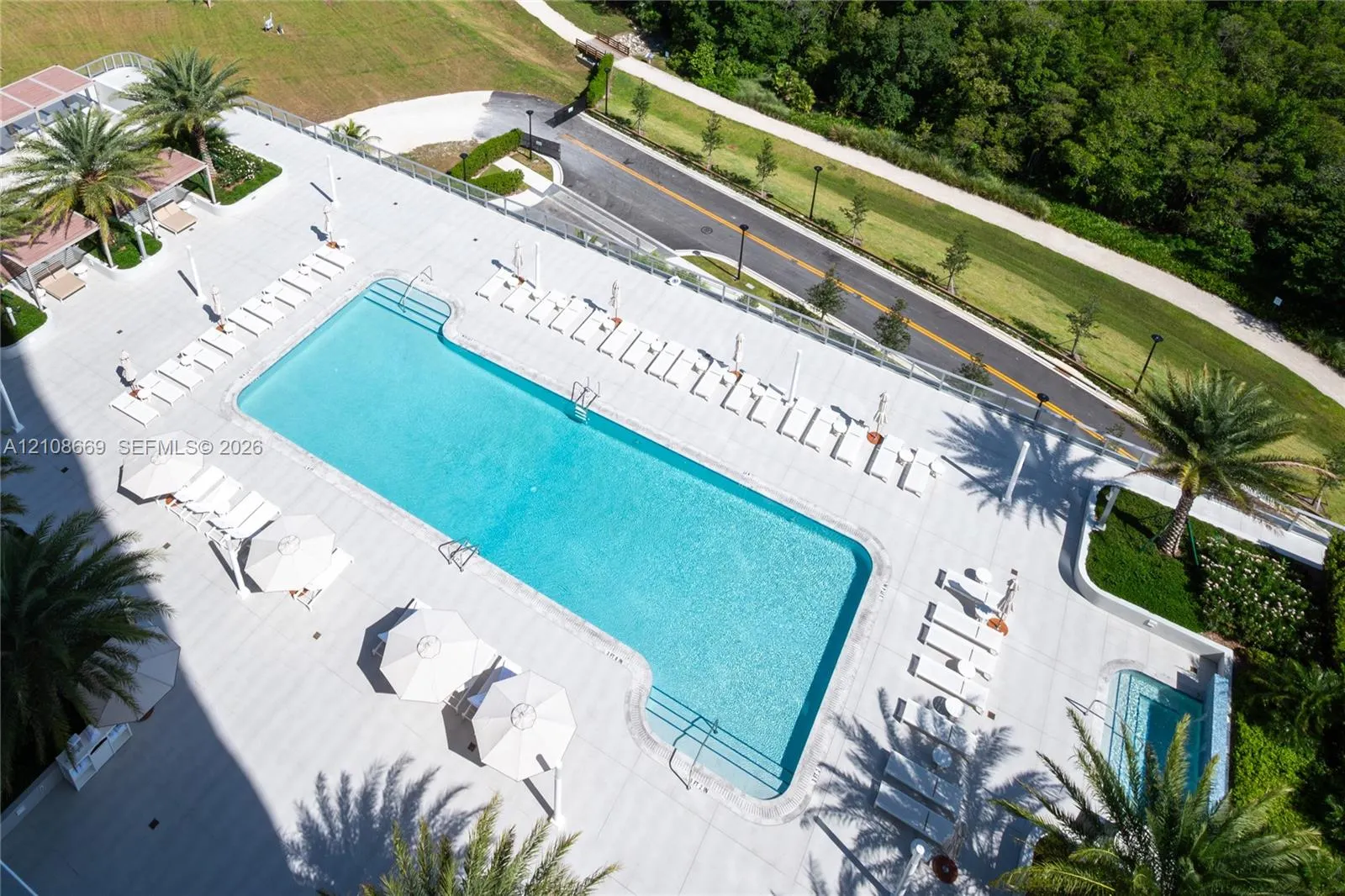 2411 Laguna Circle #1605