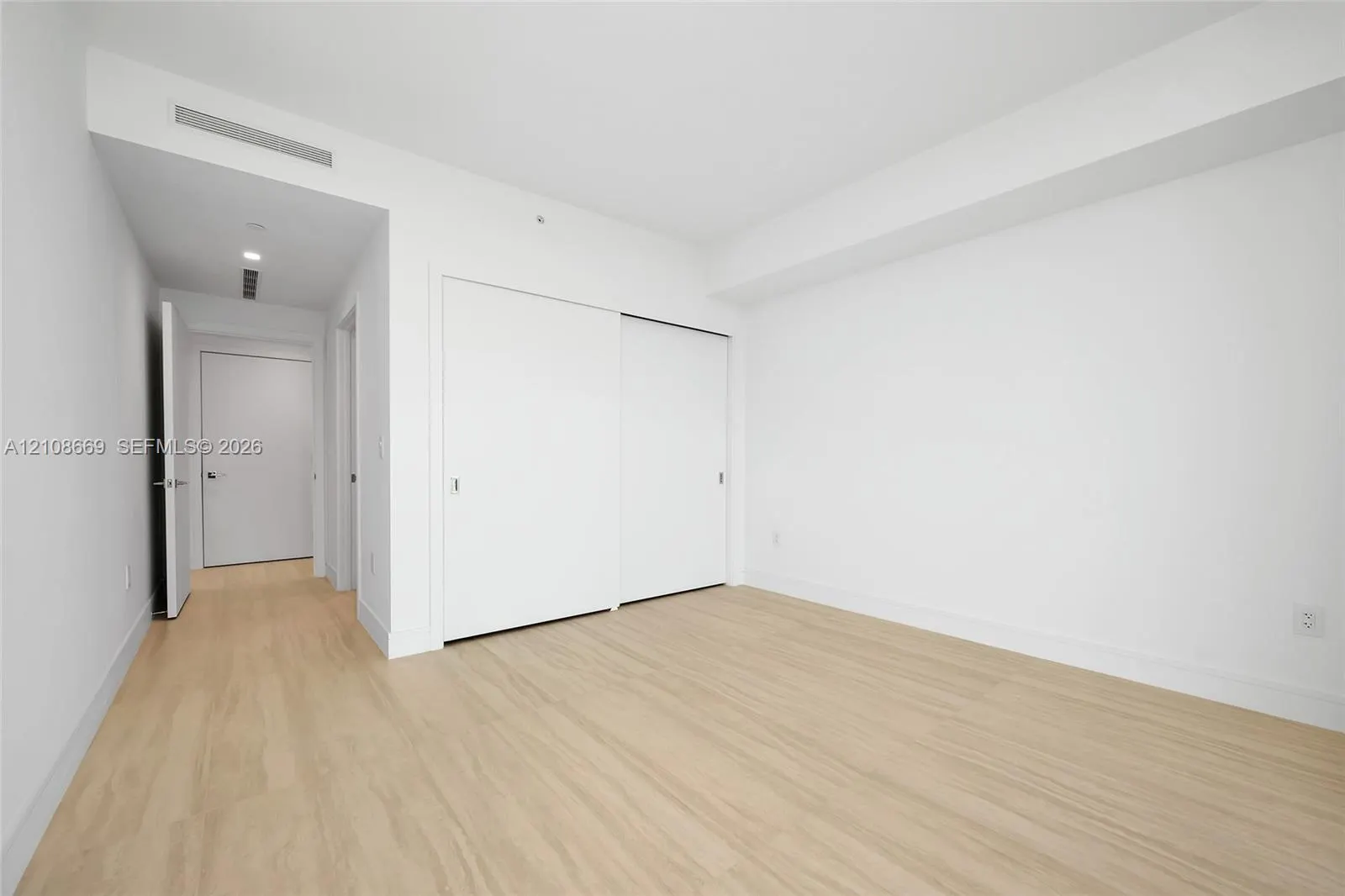 2411 Laguna Circle #1605