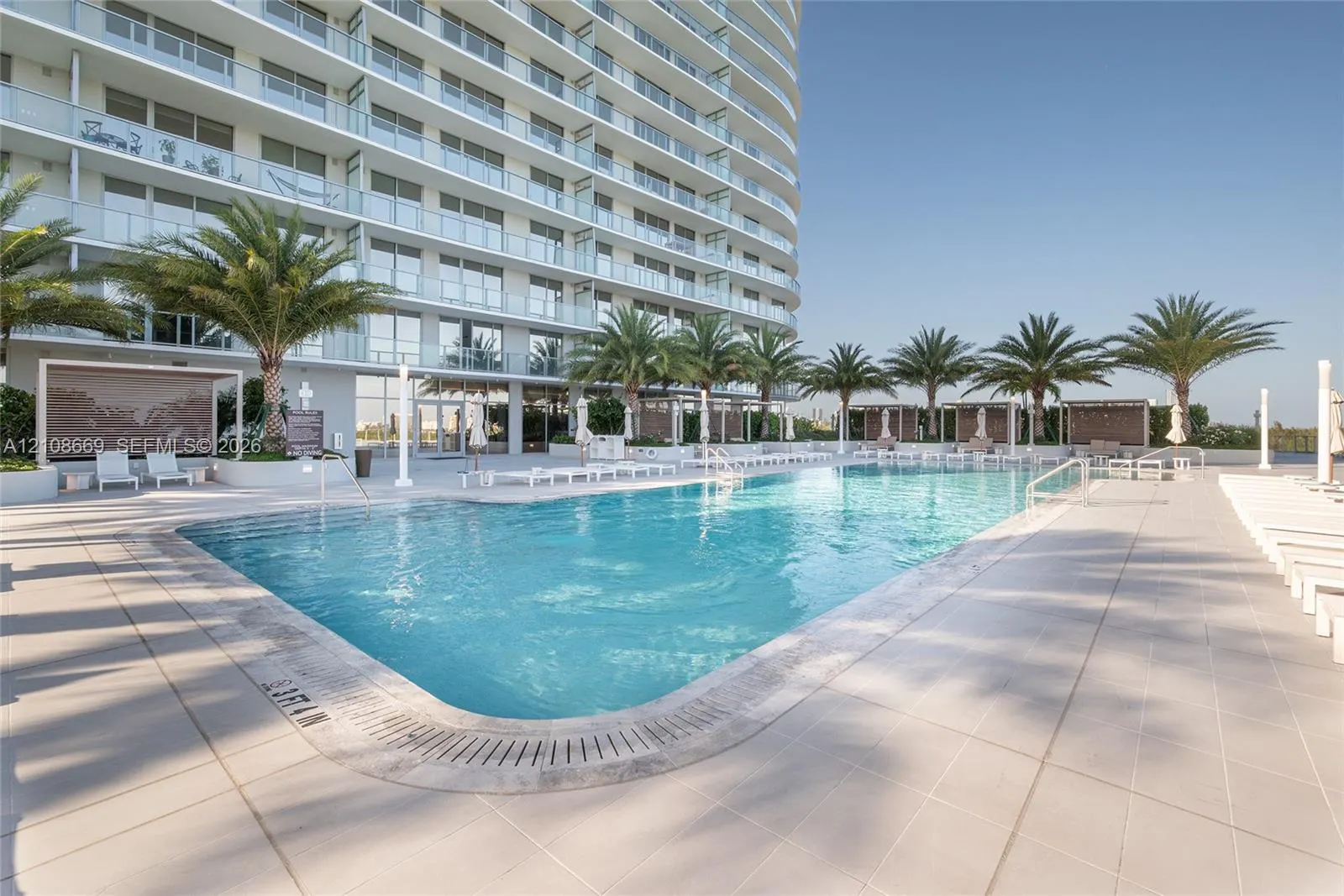 2411 Laguna Circle #1605