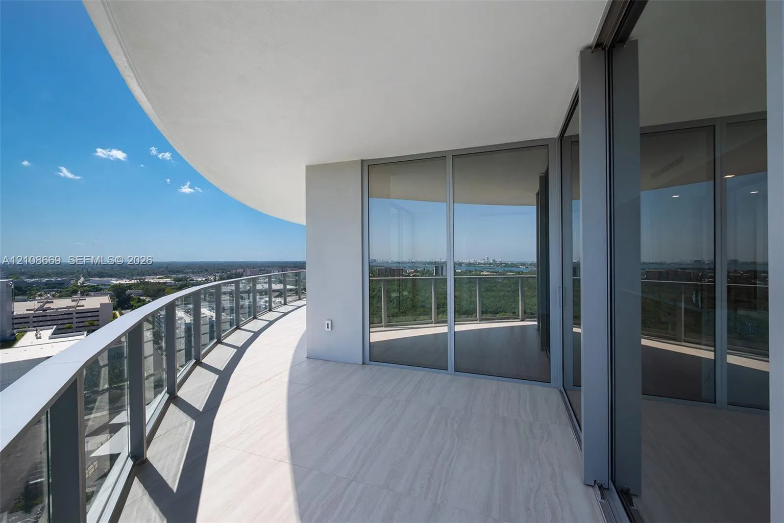 2411 Laguna Circle #1605