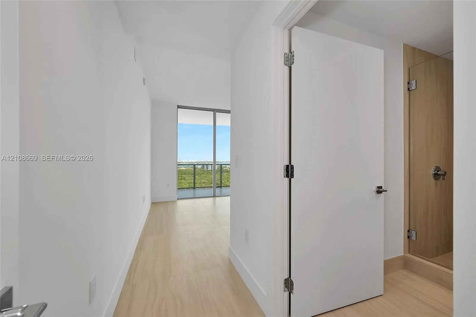 2411 Laguna Circle #1605