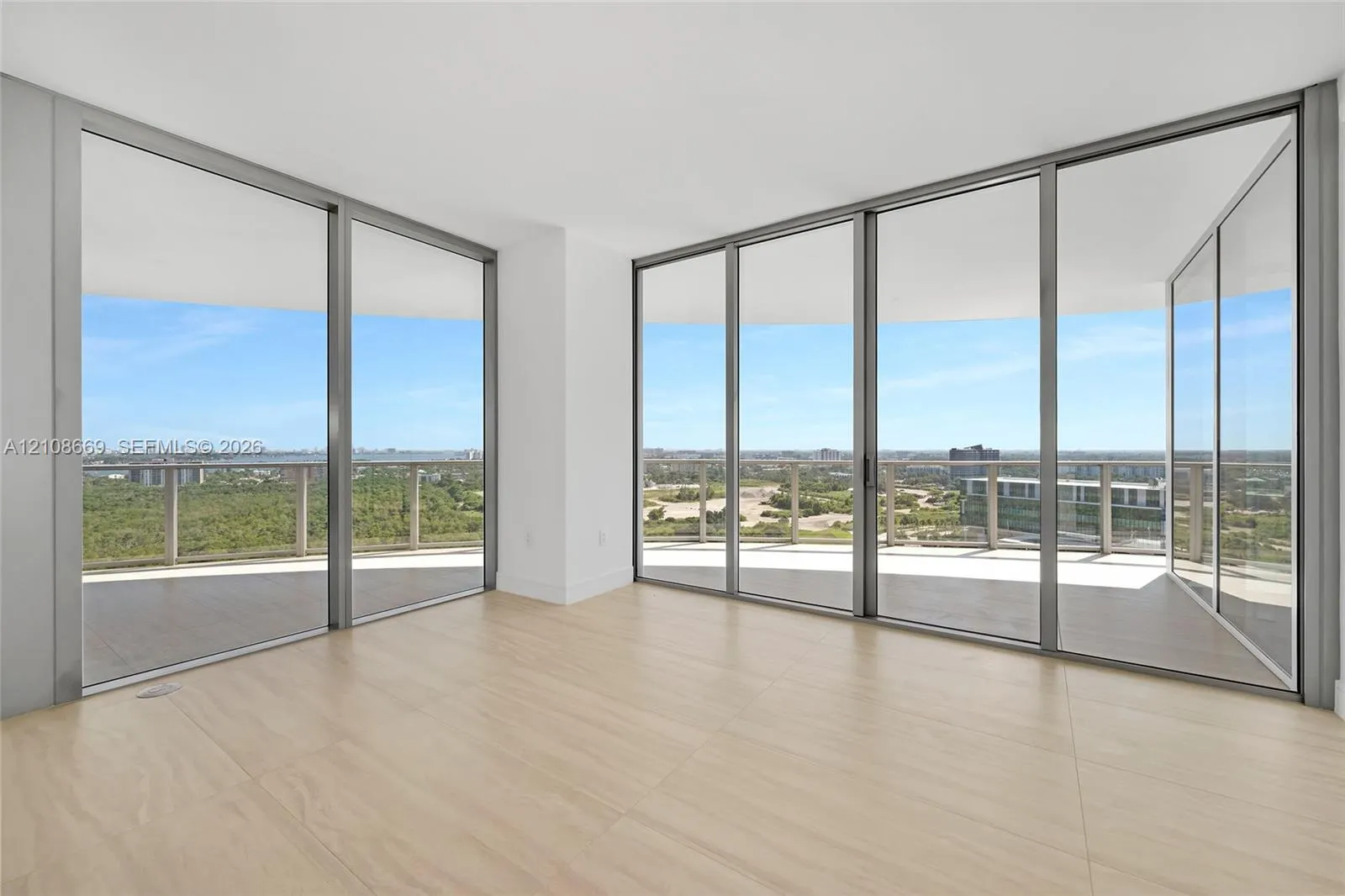 2411 Laguna Circle #1605